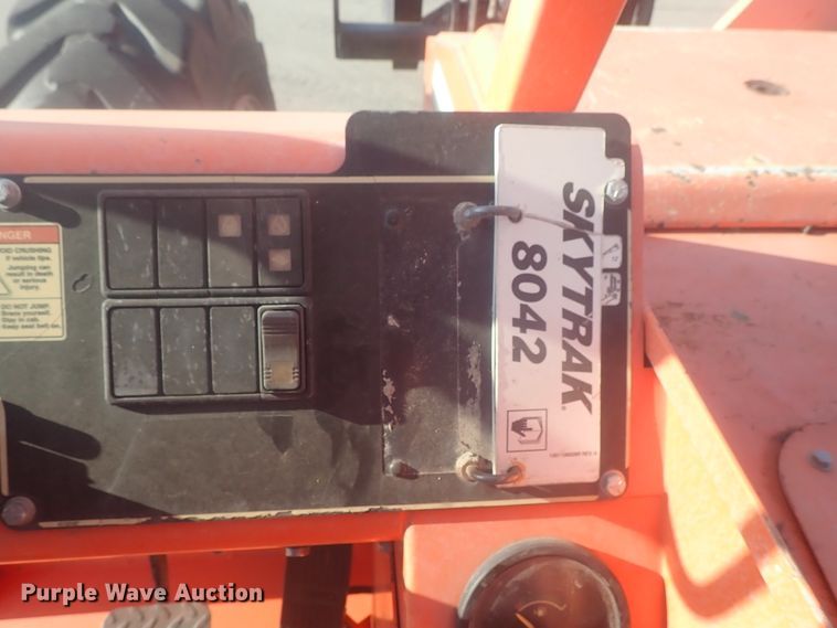 image for item DI4717 2010 JLG 8042  telehandler