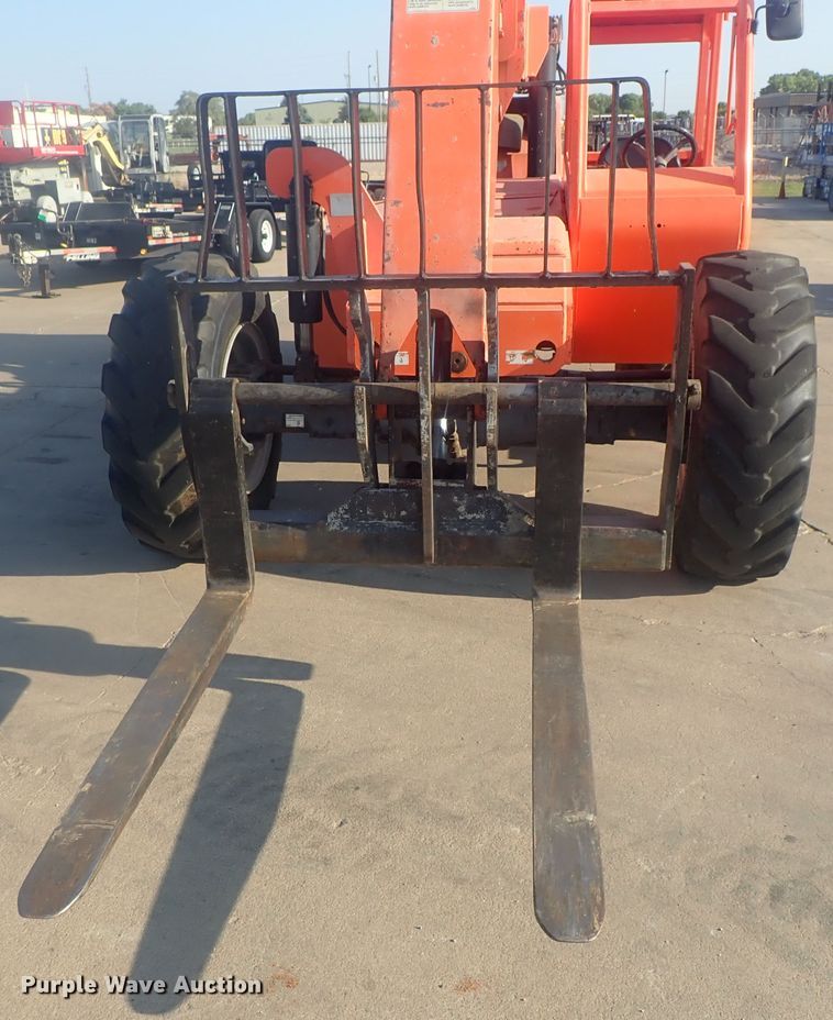 image for item DI4717 2010 JLG 8042  telehandler