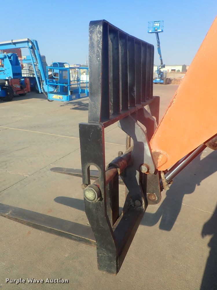 image for item DI4717 2010 JLG 8042  telehandler