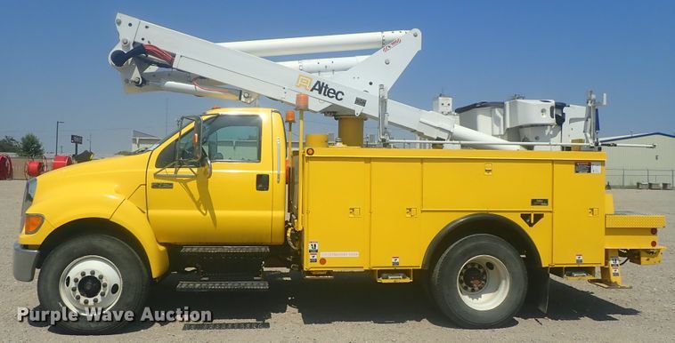 image for item DI4721 2007 Ford F750  bucket truck