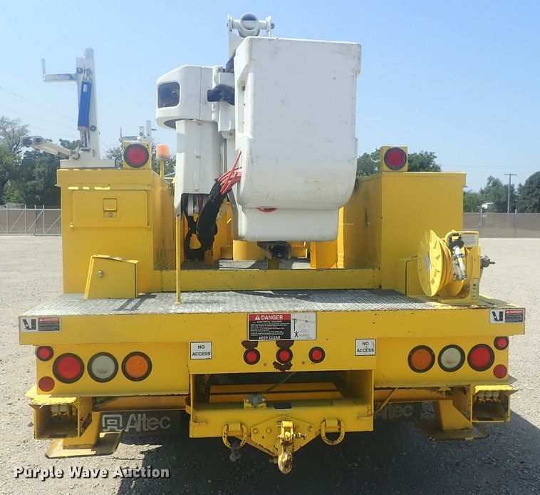 image for item DI4721 2007 Ford F750  bucket truck