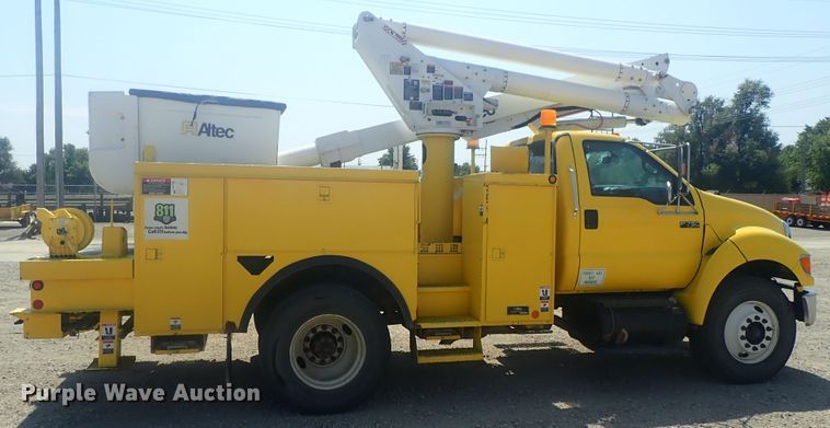 image for item DI4721 2007 Ford F750  bucket truck