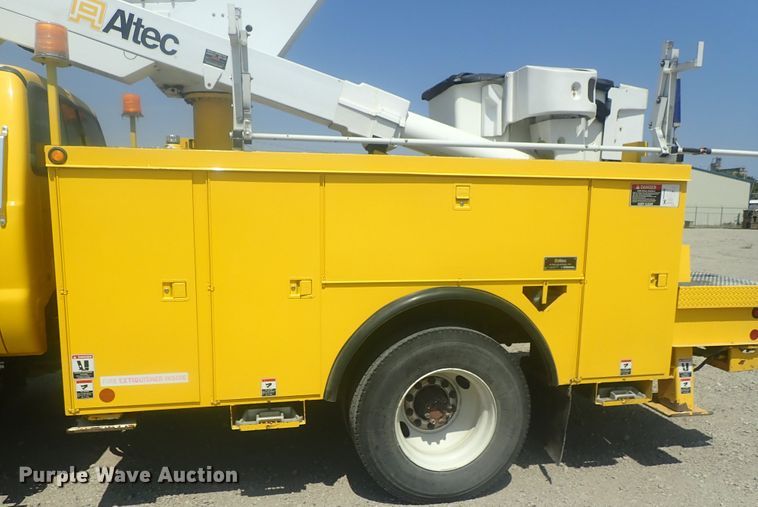 image for item DI4721 2007 Ford F750  bucket truck