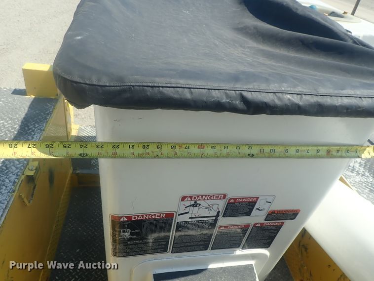 image for item DI4721 2007 Ford F750  bucket truck