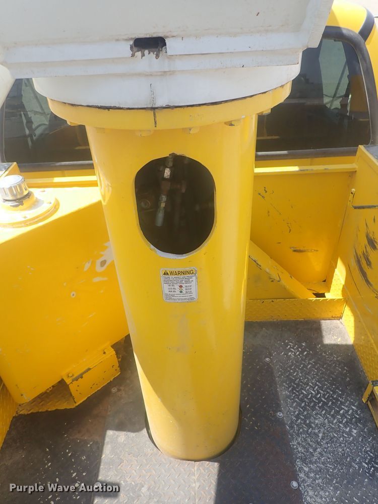 image for item DI4721 2007 Ford F750  bucket truck