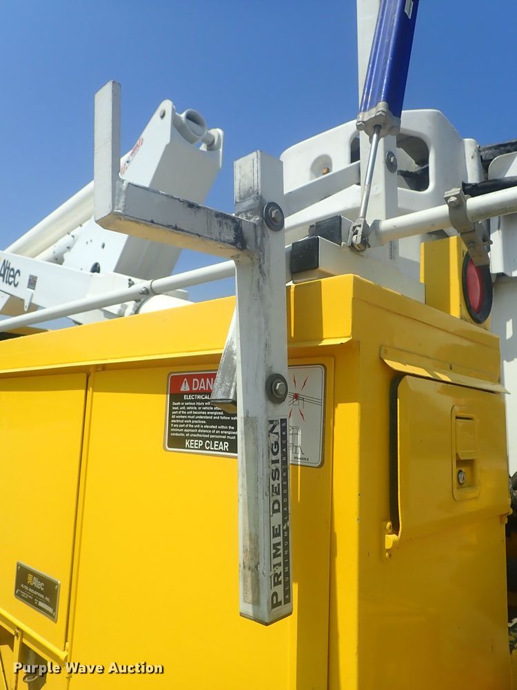 image for item DI4721 2007 Ford F750  bucket truck