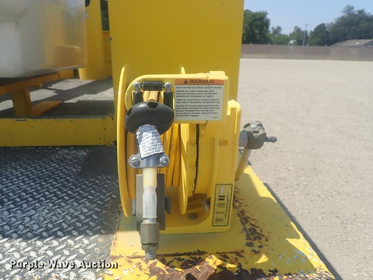 image for item DI4721 2007 Ford F750  bucket truck