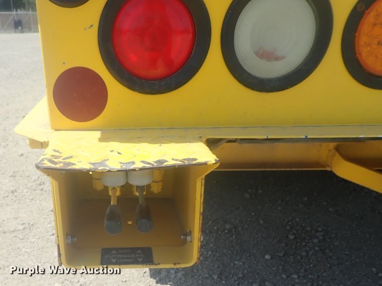 image for item DI4721 2007 Ford F750  bucket truck