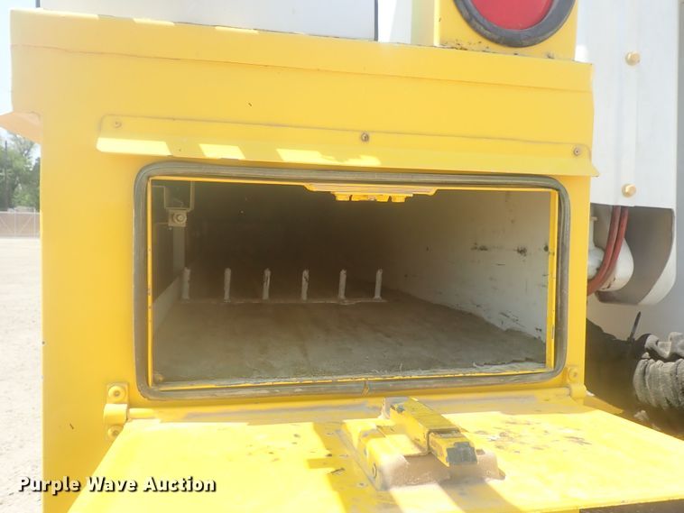 image for item DI4721 2007 Ford F750  bucket truck