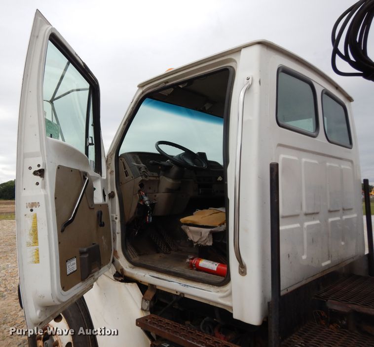 image for item DI7664 2002 Sterling L-Line  crane truck