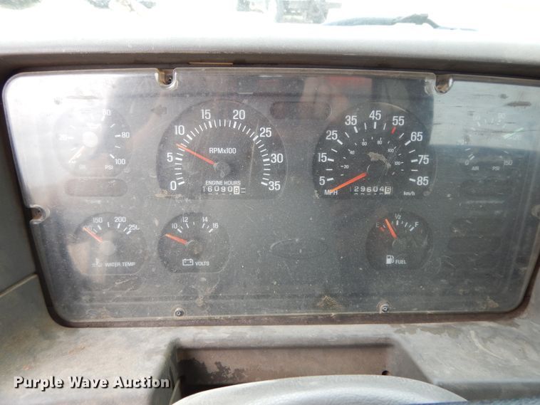 image for item DI7664 2002 Sterling L-Line  crane truck