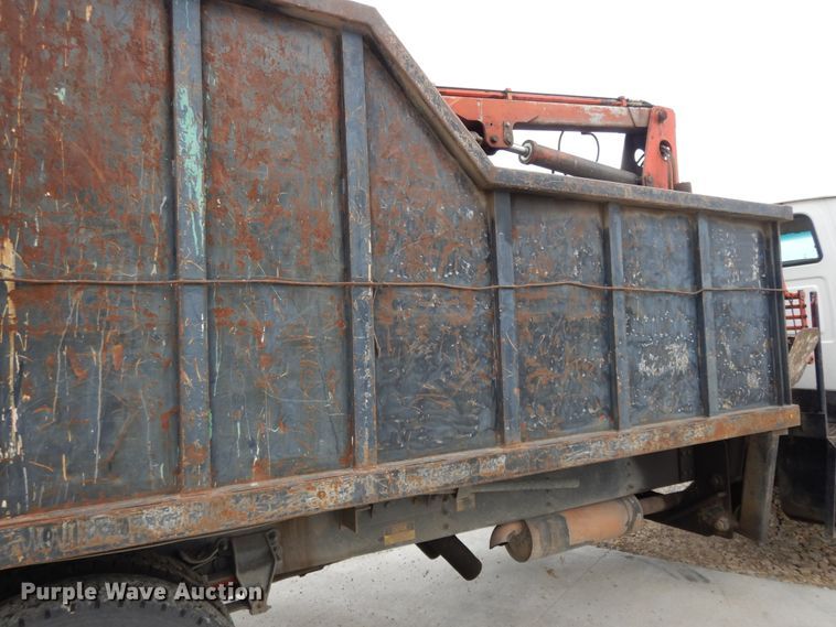 image for item DI7664 2002 Sterling L-Line  crane truck