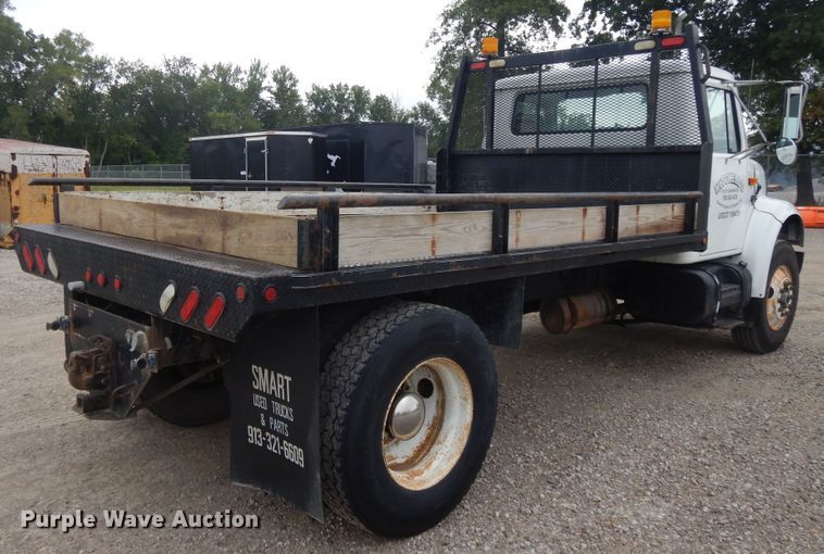 image for item DI7683 1992 International 4900  flatbed truck