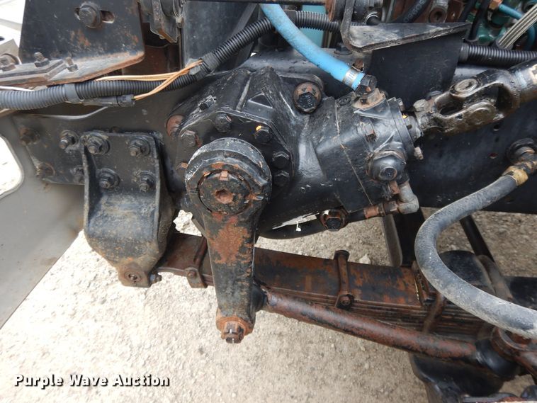 image for item DI7683 1992 International 4900  flatbed truck