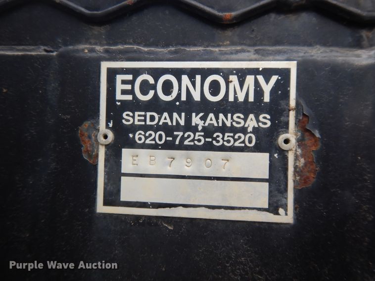 image for item DI7683 1992 International 4900  flatbed truck