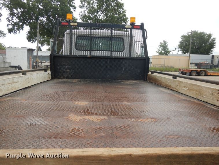 image for item DI7683 1992 International 4900  flatbed truck