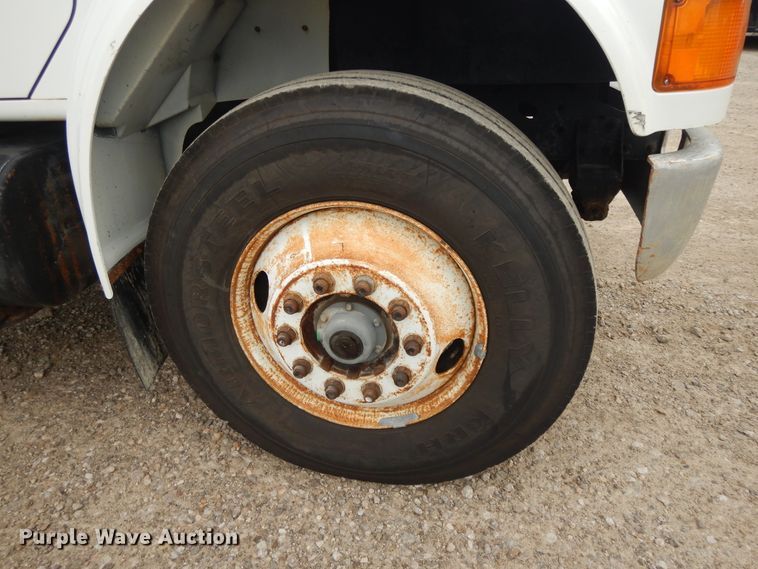 image for item DI7683 1992 International 4900  flatbed truck