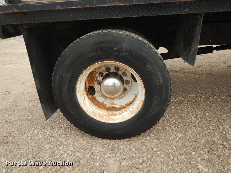 image for item DI7683 1992 International 4900  flatbed truck