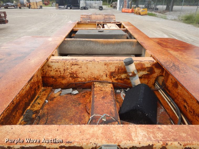 image for item DI7685 1991 Trail King TK70HDG-422 lowboy equipment trailer