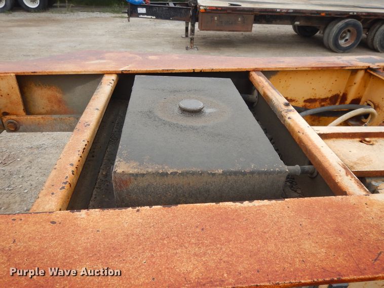 image for item DI7685 1991 Trail King TK70HDG-422 lowboy equipment trailer