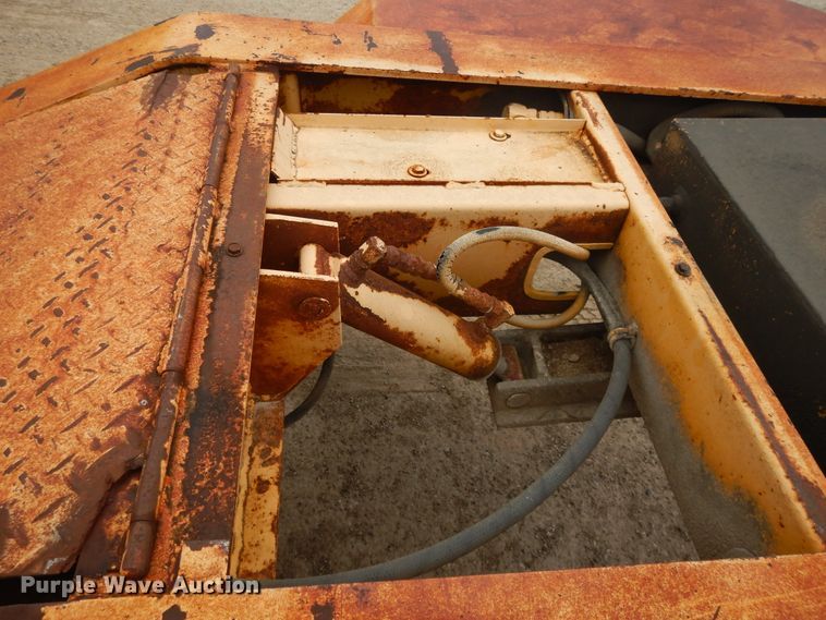 image for item DI7685 1991 Trail King TK70HDG-422 lowboy equipment trailer