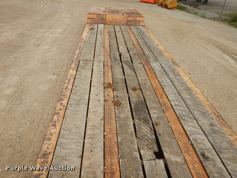 image for item DI7685 1991 Trail King TK70HDG-422 lowboy equipment trailer