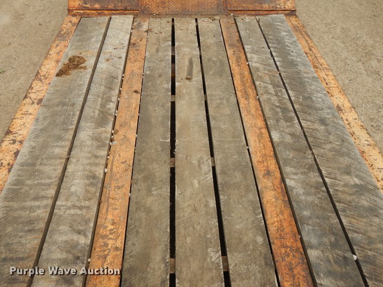 image for item DI7685 1991 Trail King TK70HDG-422 lowboy equipment trailer