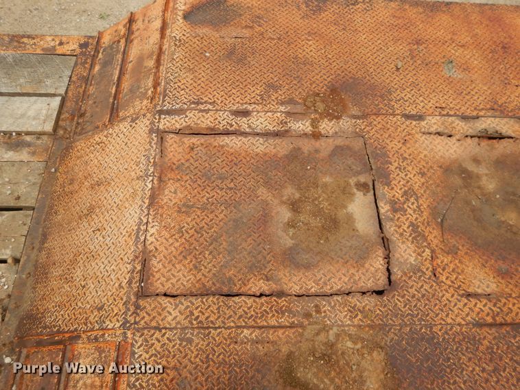 image for item DI7685 1991 Trail King TK70HDG-422 lowboy equipment trailer