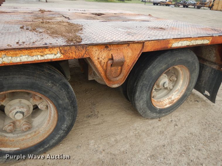 image for item DI7685 1991 Trail King TK70HDG-422 lowboy equipment trailer