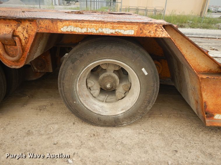image for item DI7685 1991 Trail King TK70HDG-422 lowboy equipment trailer