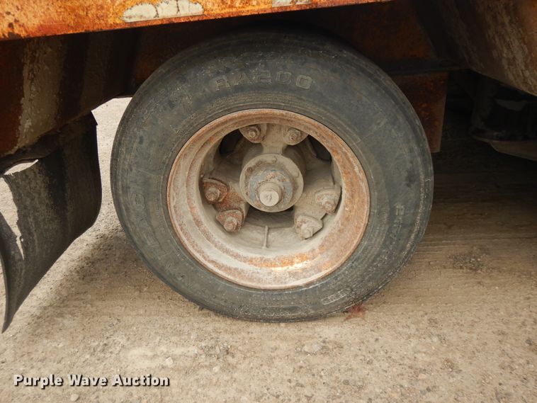 image for item DI7685 1991 Trail King TK70HDG-422 lowboy equipment trailer