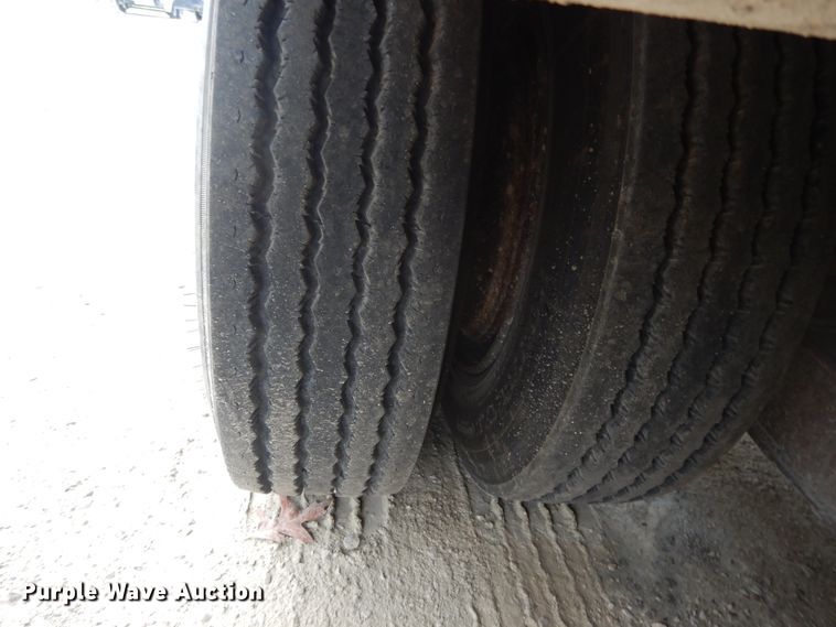 image for item DI7685 1991 Trail King TK70HDG-422 lowboy equipment trailer