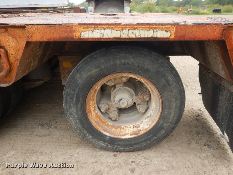 image for item DI7685 1991 Trail King TK70HDG-422 lowboy equipment trailer