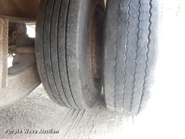 image for item DI7685 1991 Trail King TK70HDG-422 lowboy equipment trailer