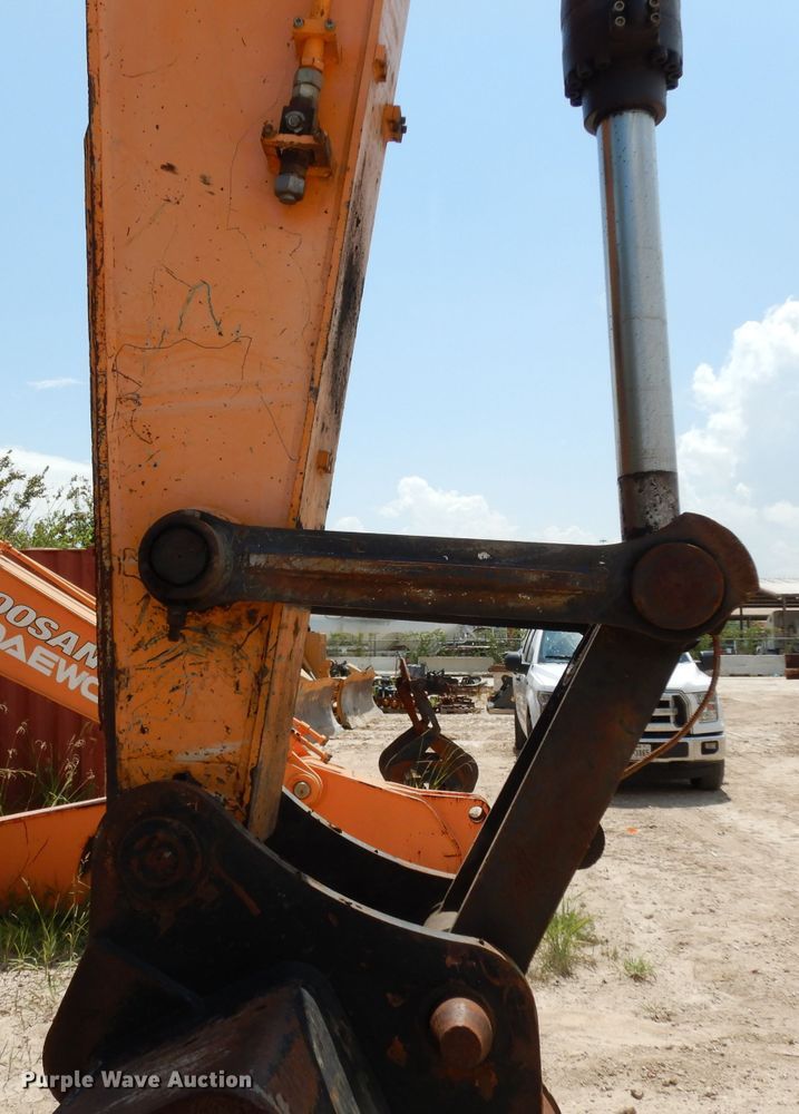 image for item DI8502 2014 Sany 335C  excavator