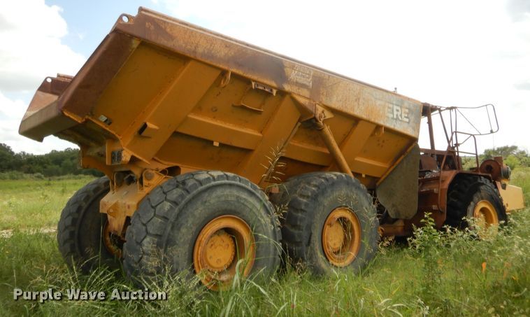 image for item DJ2009 2006 John Deere 400D  haul truck