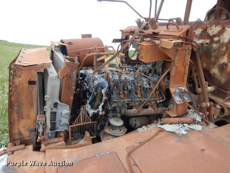 image for item DJ2009 2006 John Deere 400D  haul truck