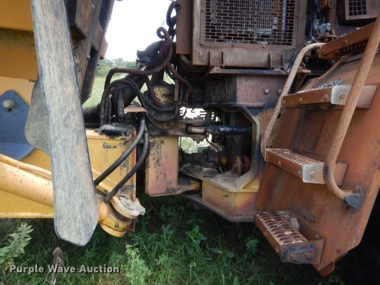 image for item DJ2009 2006 John Deere 400D  haul truck