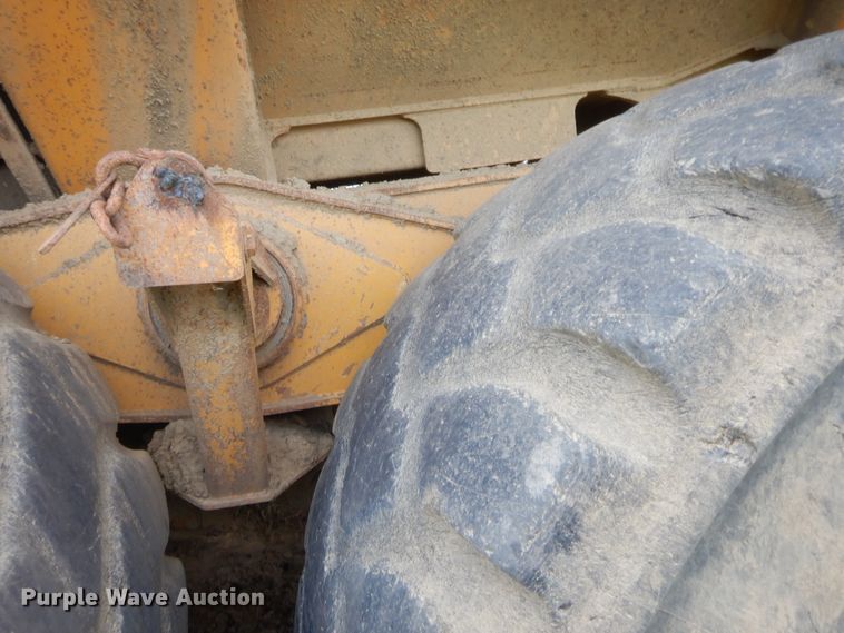 image for item DJ2009 2006 John Deere 400D  haul truck