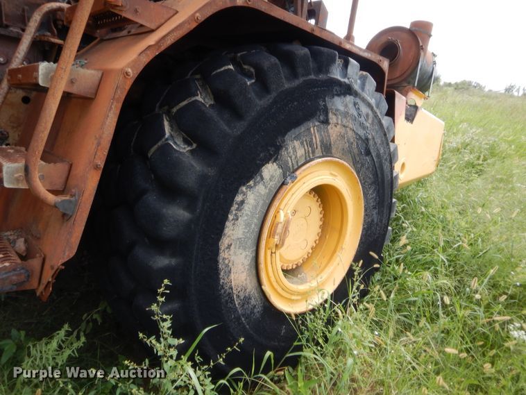 image for item DJ2009 2006 John Deere 400D  haul truck
