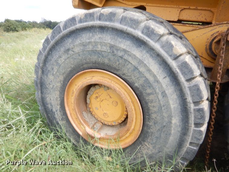 image for item DJ2009 2006 John Deere 400D  haul truck