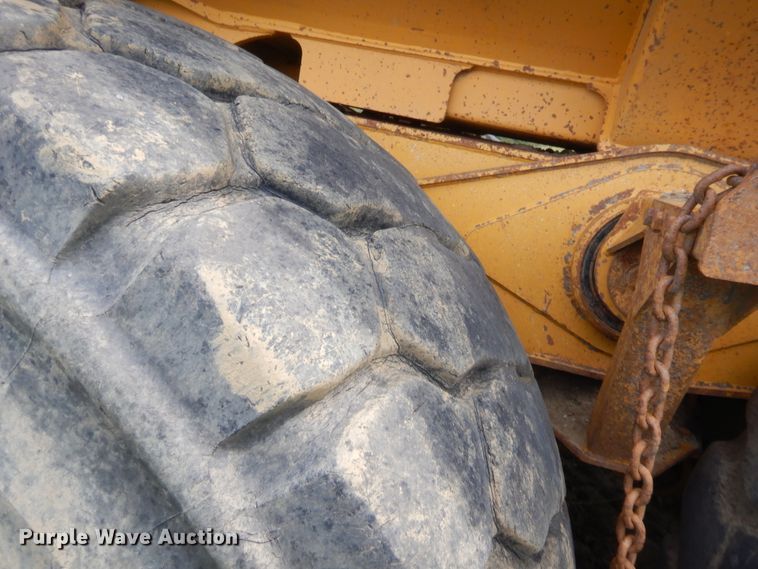 image for item DJ2009 2006 John Deere 400D  haul truck