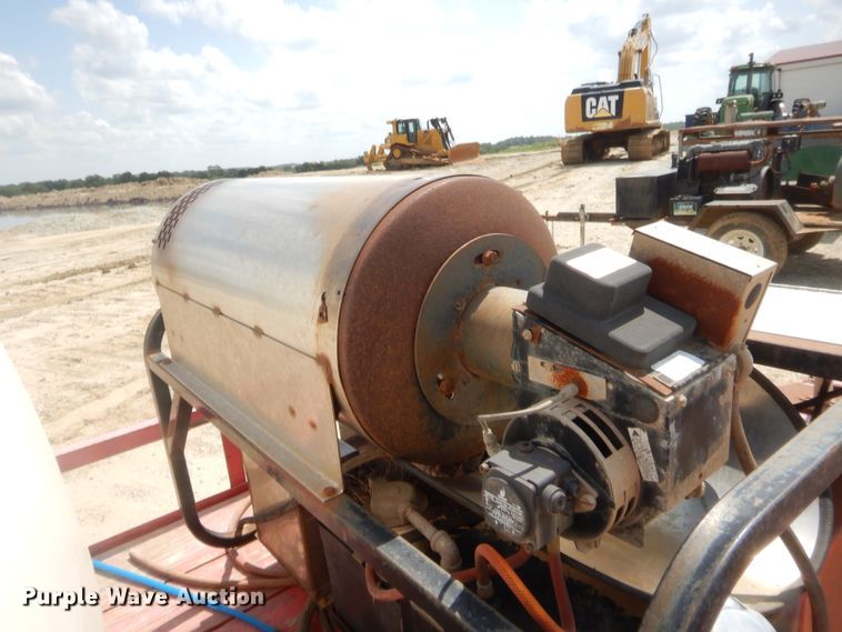 image for item DJ2014 2013 Maxey 77W pressure washer