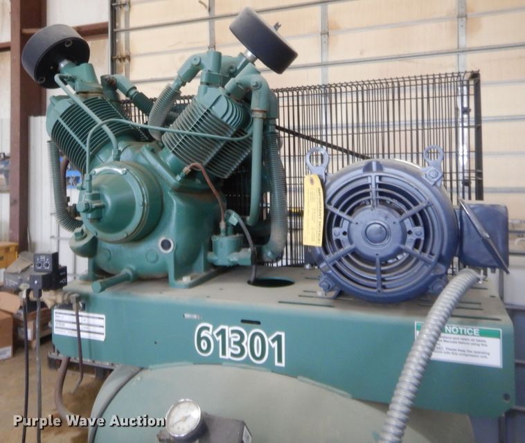 image for item DJ2016 Champion VR10-12 air compressor