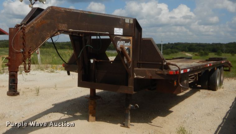 image for item DJ2027 1995 Fleetneck RDCL equipment trailer