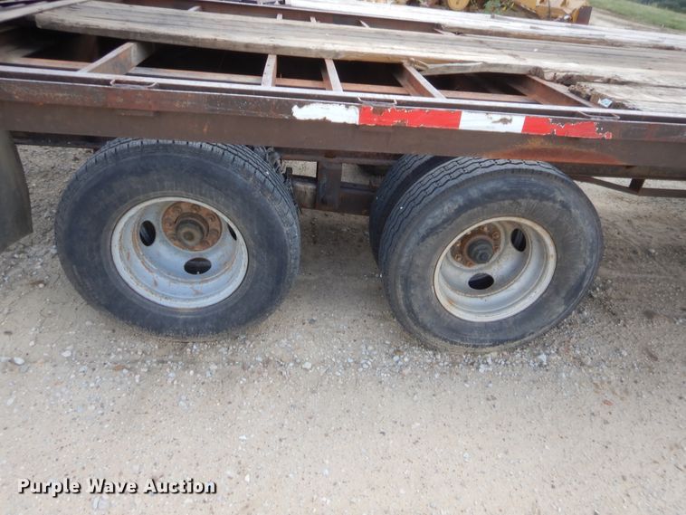 image for item DJ2027 1995 Fleetneck RDCL equipment trailer