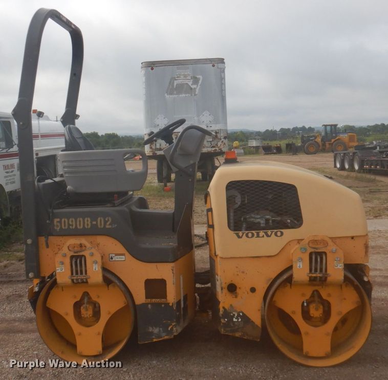 image for item DY9512 2011 Volvo DD29  vibratory double drum roller