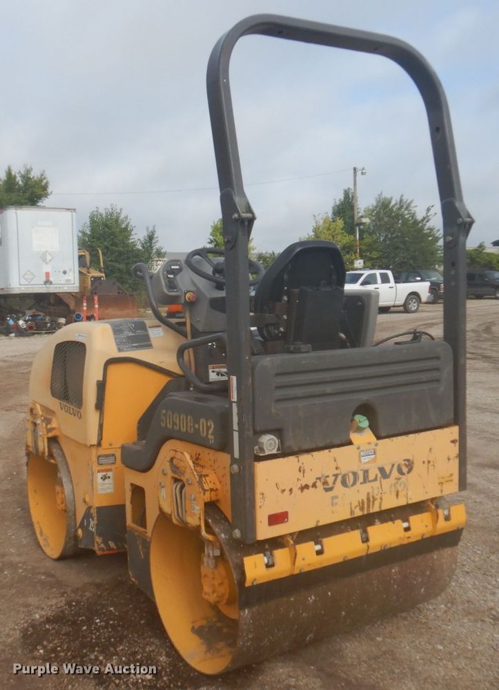 image for item DY9512 2011 Volvo DD29  vibratory double drum roller