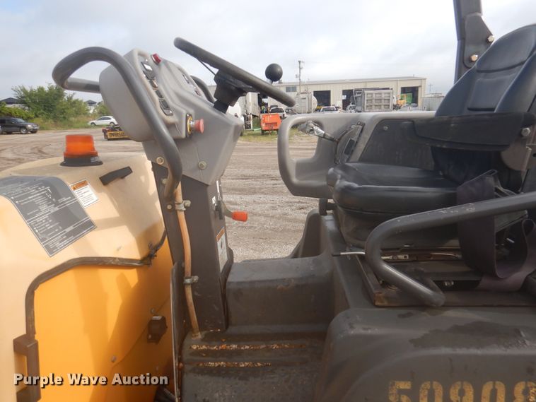 image for item DY9512 2011 Volvo DD29  vibratory double drum roller