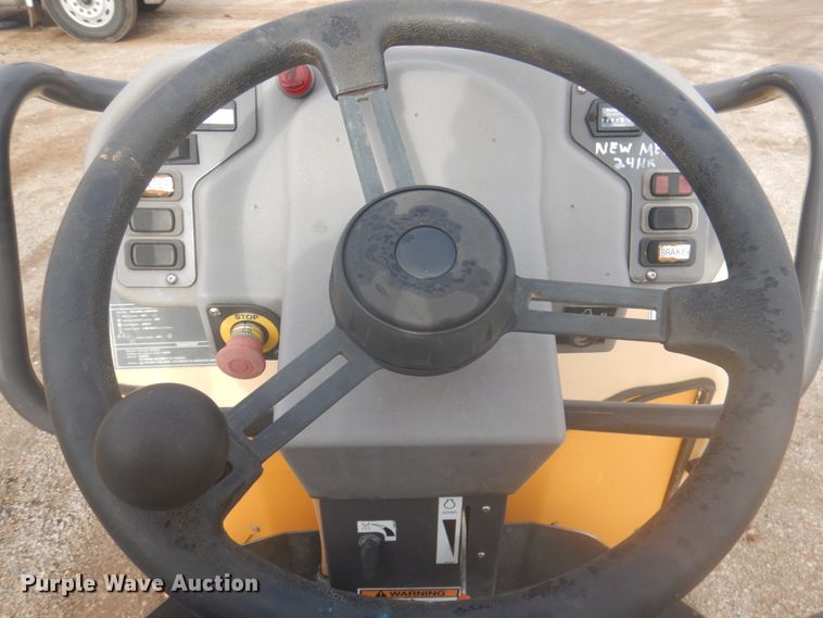 image for item DY9512 2011 Volvo DD29  vibratory double drum roller